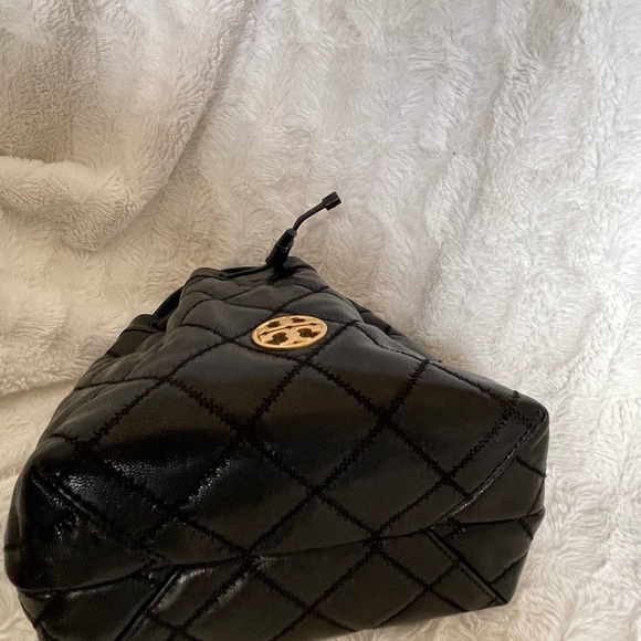 ✅Authentic✅ Tory Burch Willa small drawstring bag - Picture 4 of 6